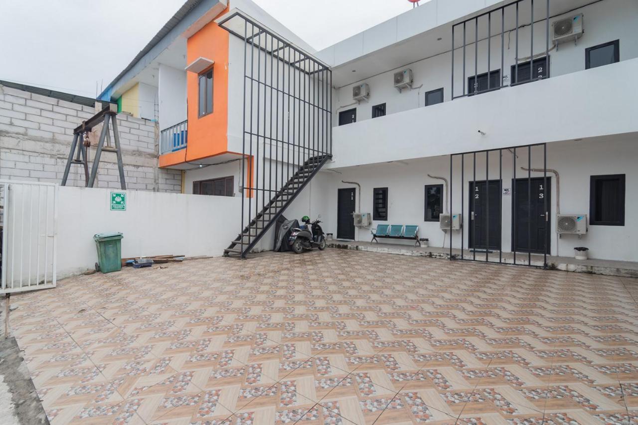 Reddoorz At Sani Guest House Balikpapan Exterior photo